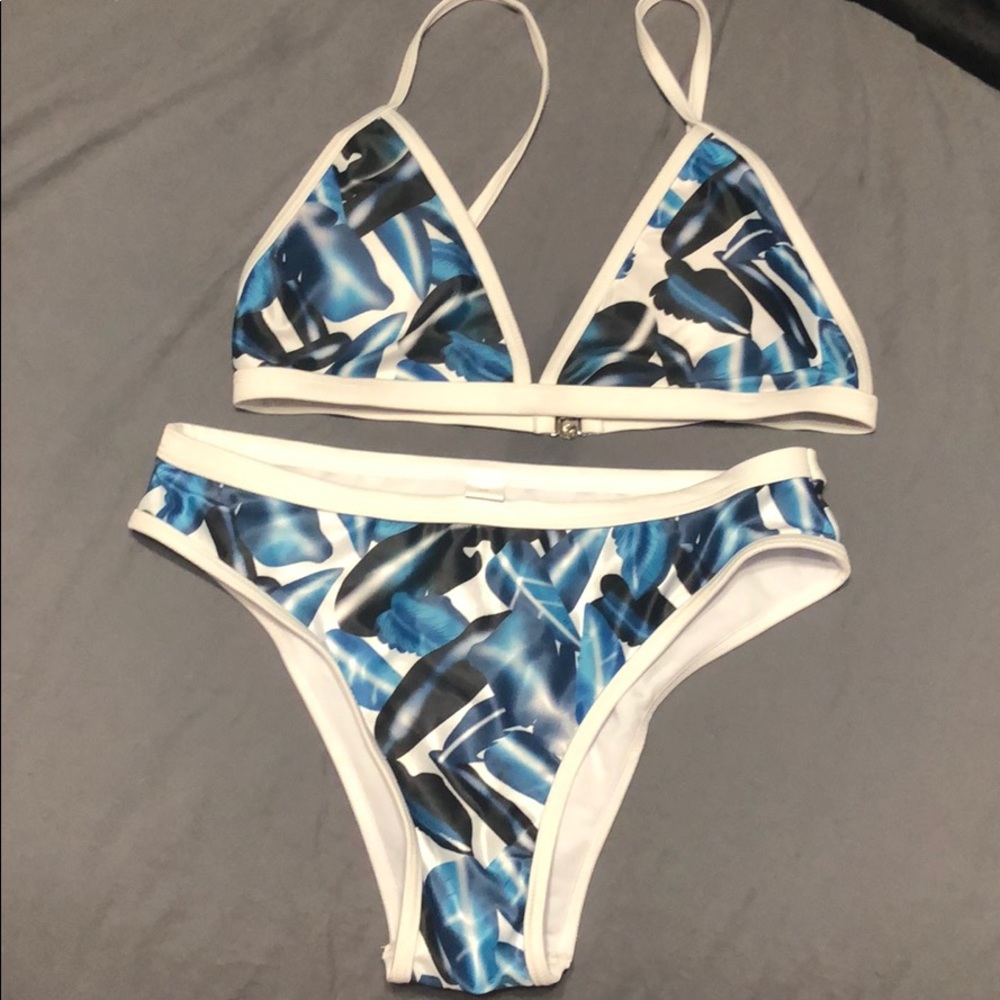 SHEIN cheeky leaf bikini